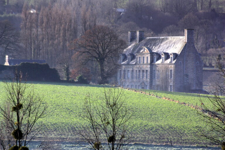 cHATEAU DE vASSY BRECEY